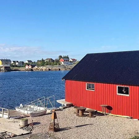 Reksundveien Holiday home *